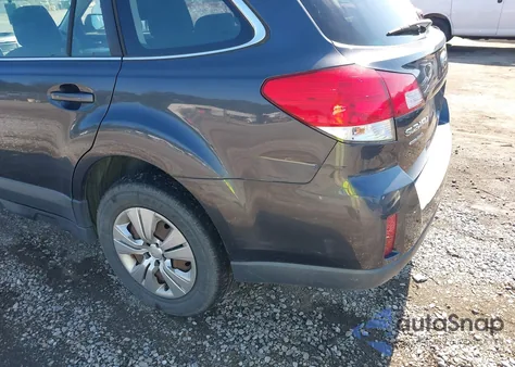 2013 Subaru Outback 2.5I z USA, uszkodzony, nr VIN 4S4BRBAC8D3242599